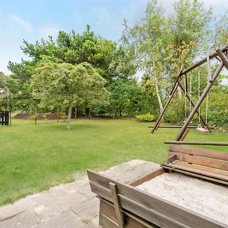 Three-bedroom Holiday In * Ebeltoft